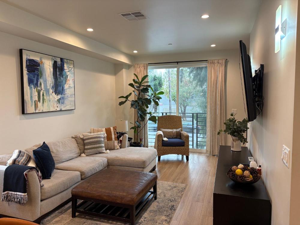 New Luxe 3B 3Bath Townhouse